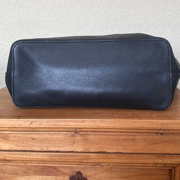 Tory Burch Black Leather Mercer Tote with Turn Lock Closure 🔥SALE🔥 - Picture 4 of 8